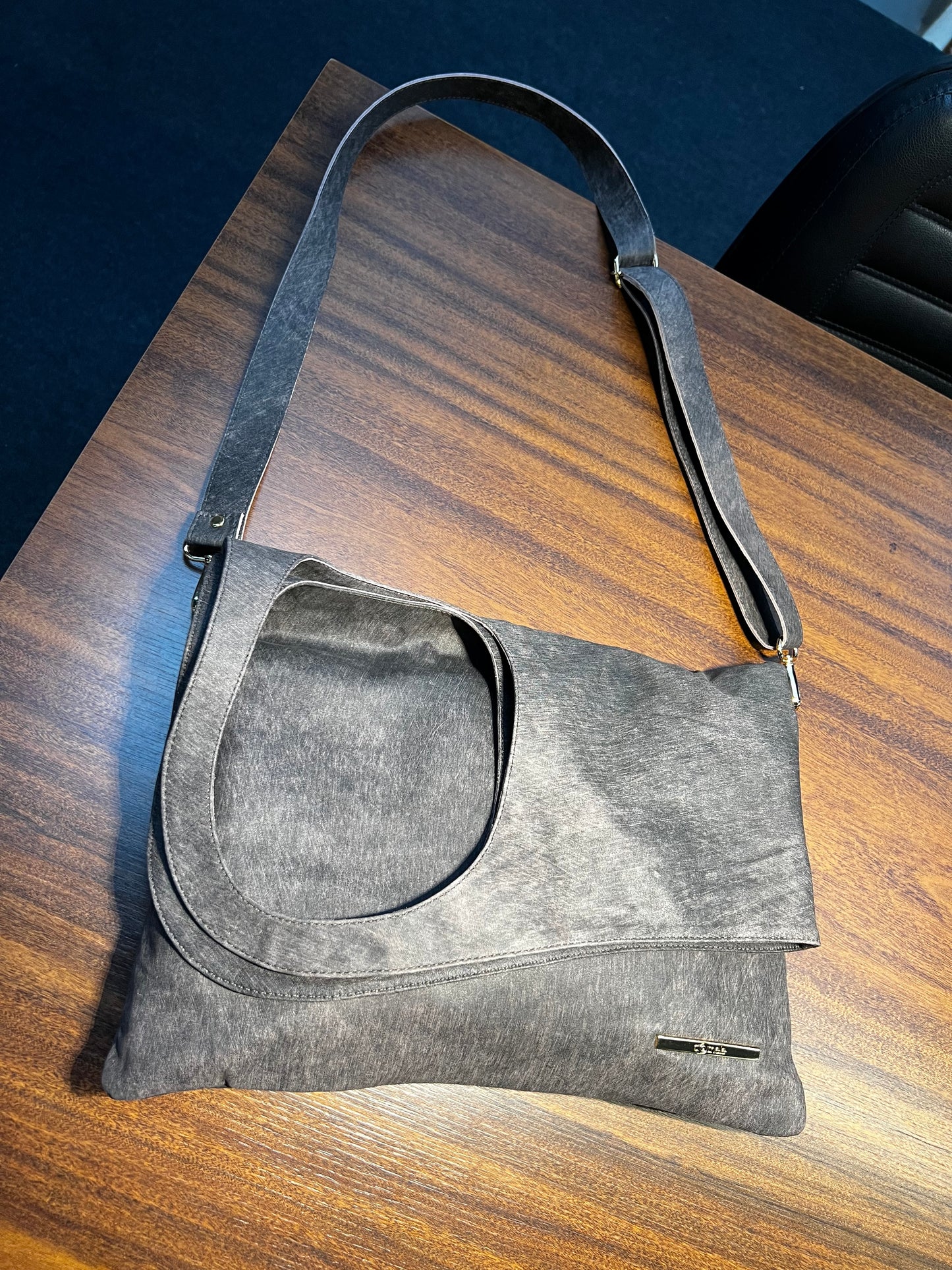 Bolsa Astrid | Em couro legítimo premium