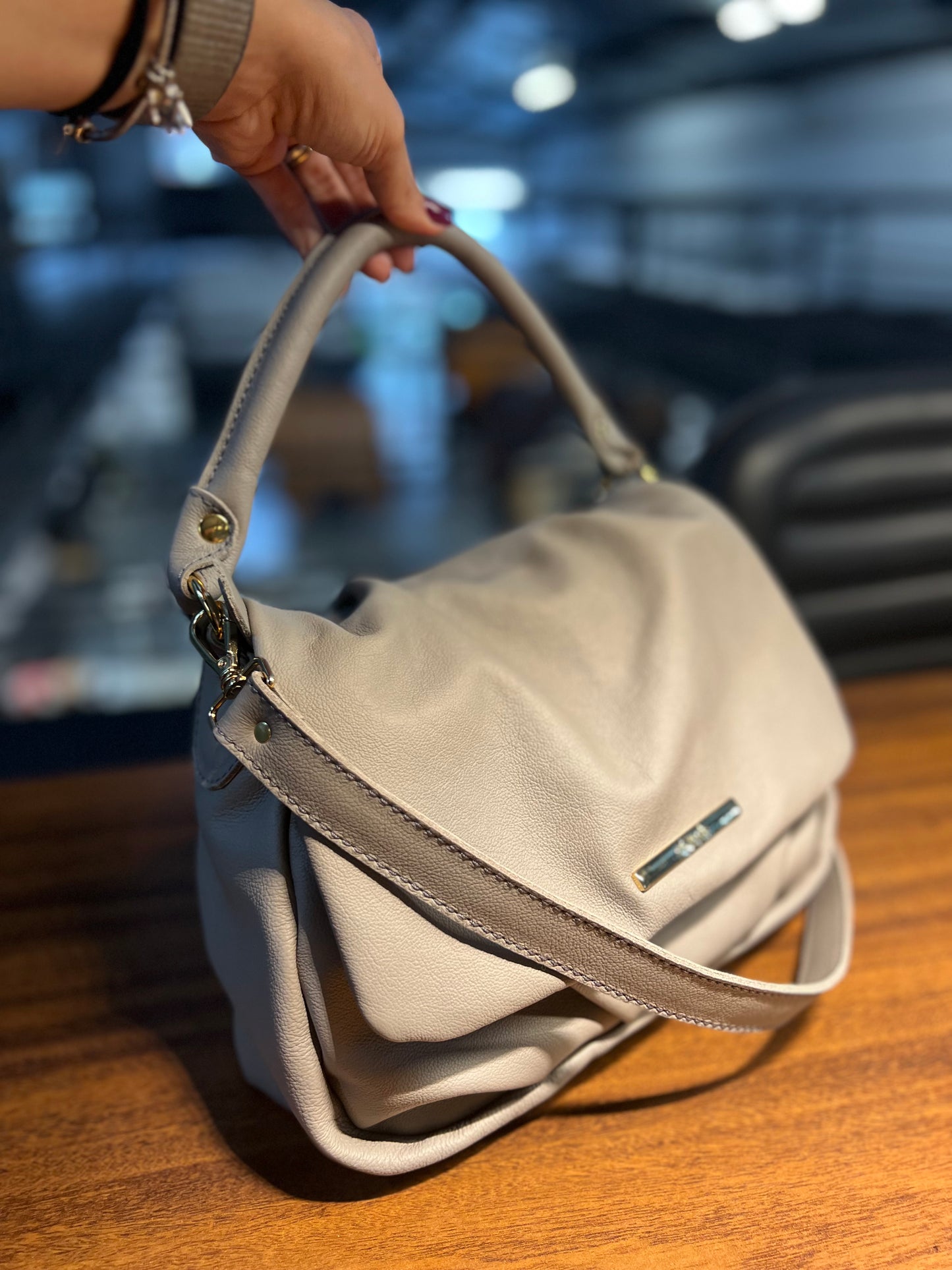 Bolsa Claudia | Em couro legítimo premium