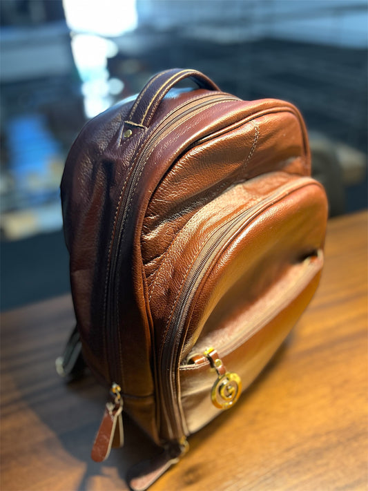 Mochila Leila | Em couro legítimo premium