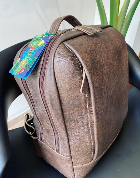 Mochila Cris | Em couro legítimo premium