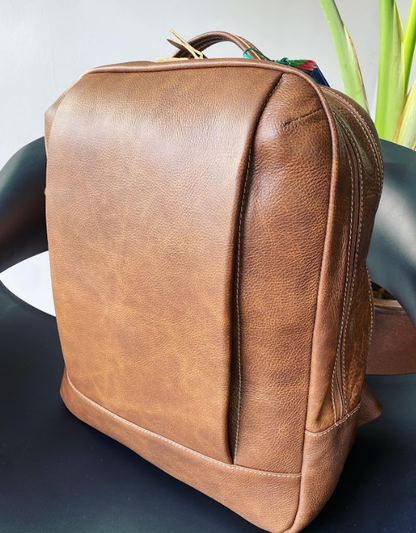 Mochila Cris | Em couro legítimo premium