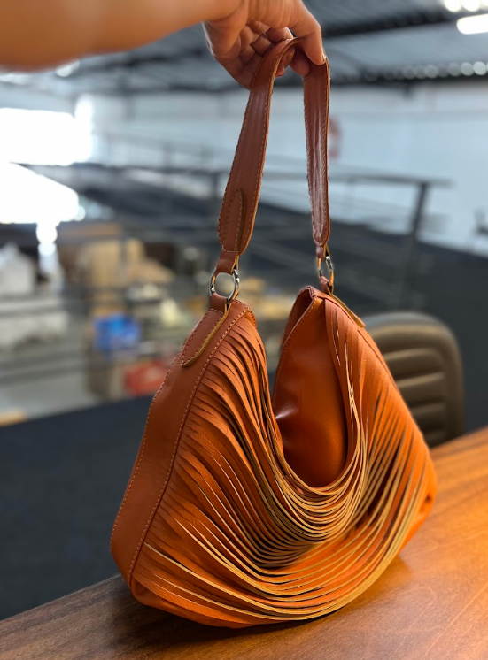Bolsa Iolanda | Em couro legítimo premium