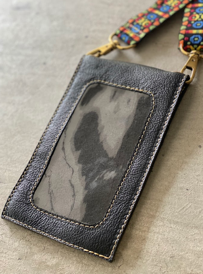 Porta celular Mia | Em couro legítimo premium