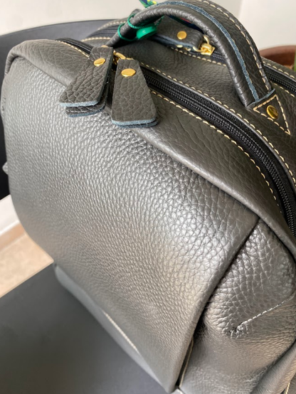 Mochila Cris | Em couro legítimo premium